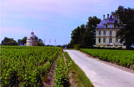 法国拉图庄-全国最昂贵的酒园位于法国波尔多（Bordeaux）美度区（Medoc）菩依乐村（Pauillac）