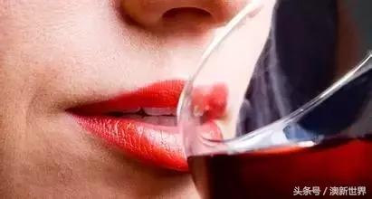 葡萄酒中的酸对牙齿有伤害吗？