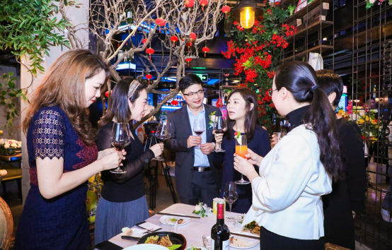 “醇享时刻 醉美遇见”的红酒品鉴会于北京大族广场顺利举行