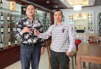 访三明商会副会长、澳洲皇后庄园葡萄酒集团CEO李国兴